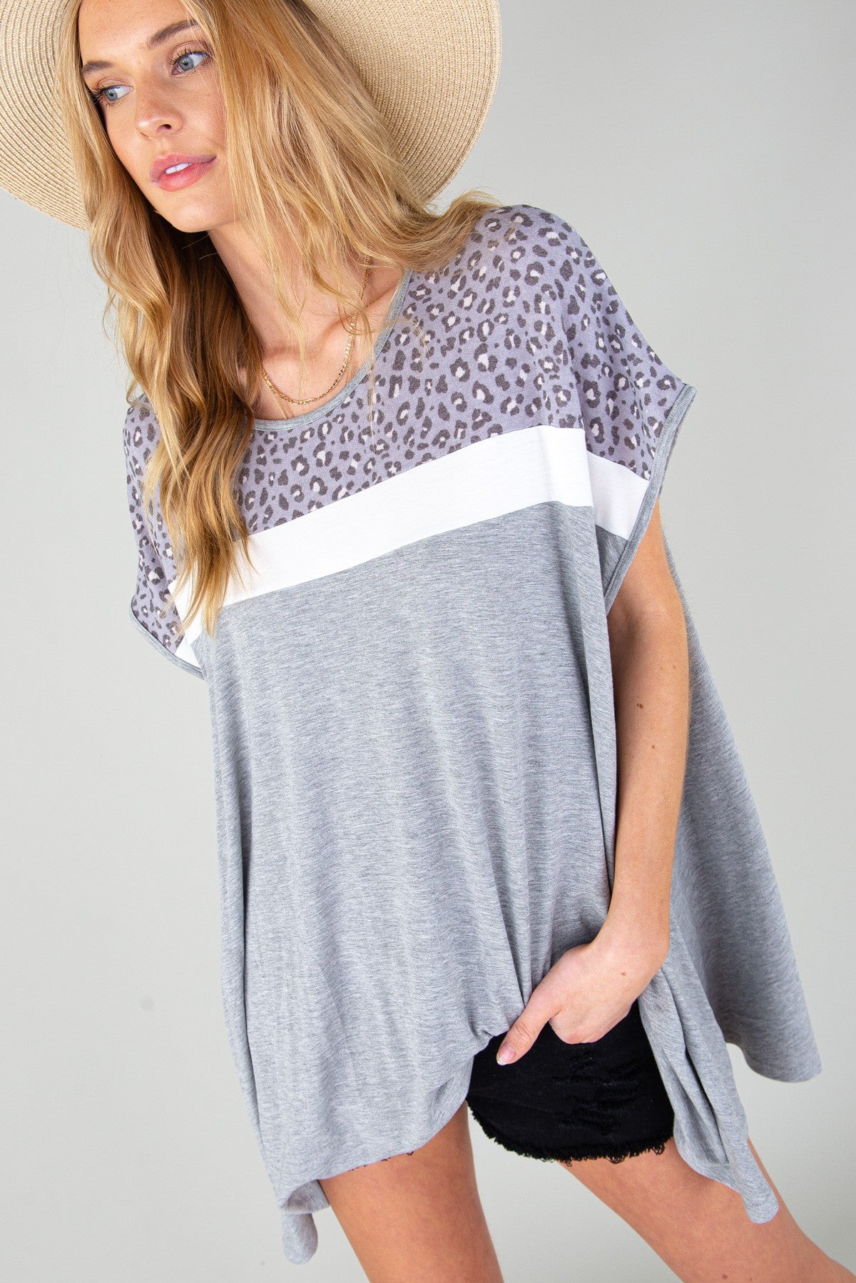 Matching MaMa-Auntie Short Sleeve Leopard Color Block Loose A-line Top